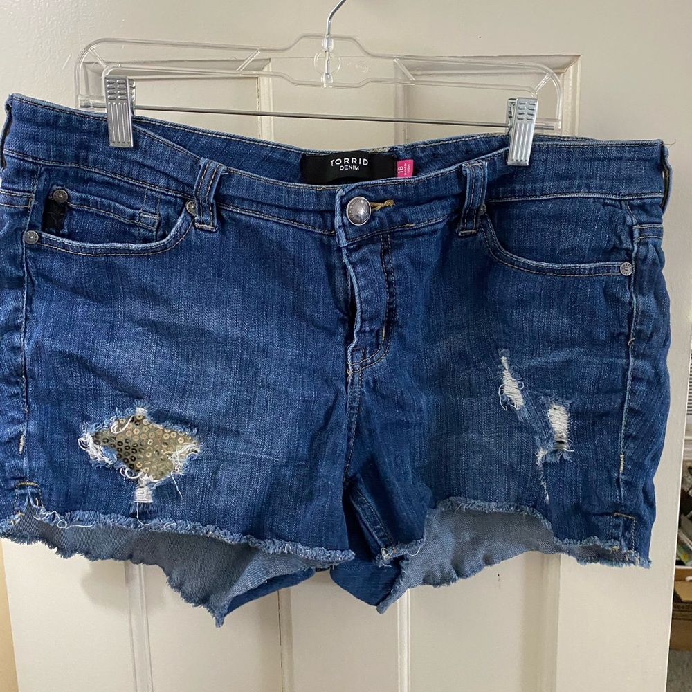 Torrid Brand Sequin Patch Plus Size Denim Shorts | sz 18